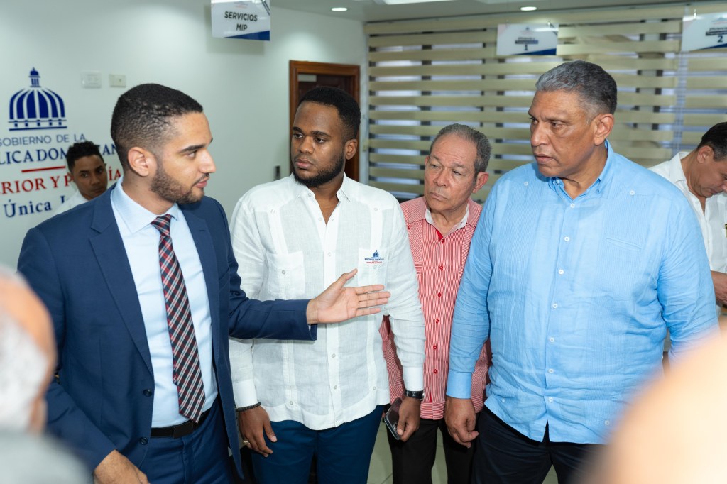 Interior y Policía amplía servicios en&nbsp;Santiago