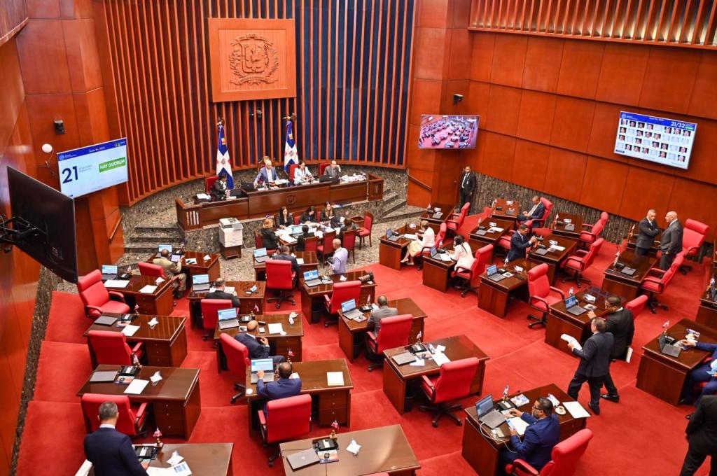 Senado aprueba ley que protege derechos laborales de&nbsp;periodistas