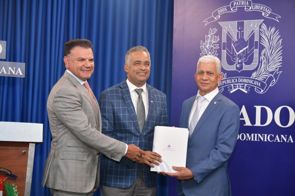 Abinader somete al Congreso Nacional traspaso de terrenos del fideicomiso público “Fondo de Desarrollo de Infraestructuras”