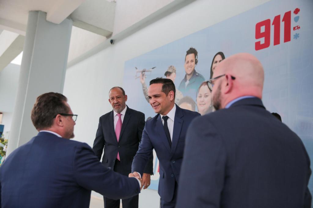 El 911 recibe visita subsecretario adjunto del Programa INL del Gobierno&nbsp;EEUU