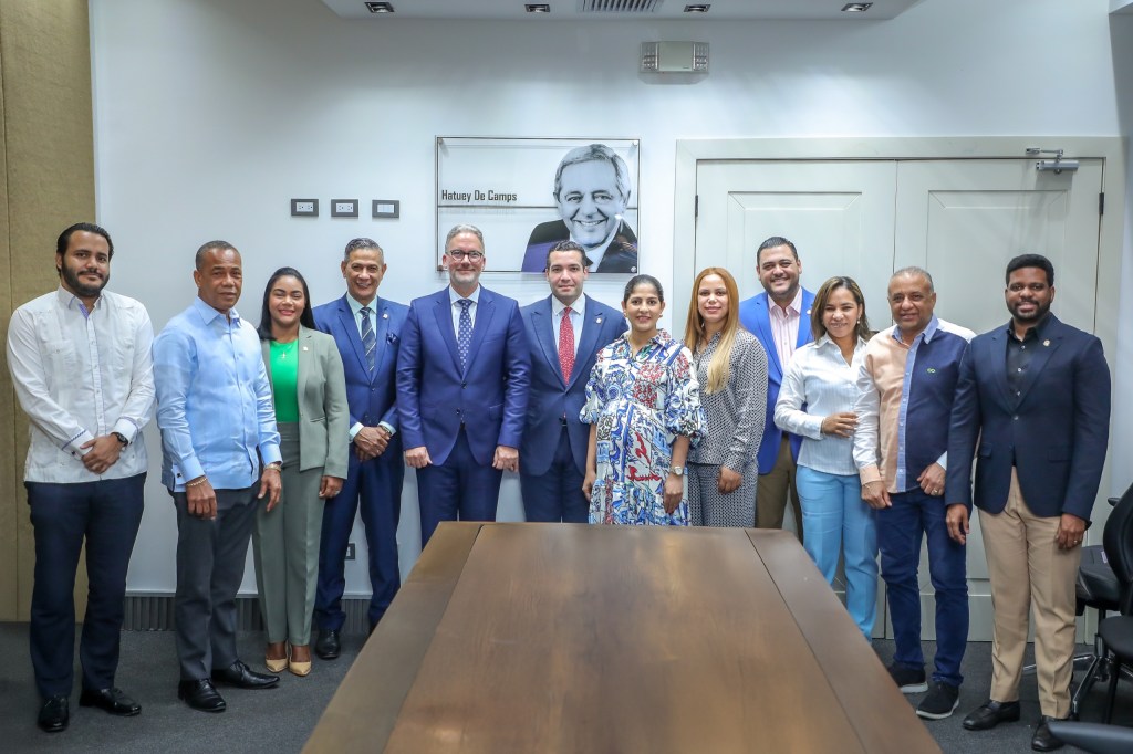 Diputados se reúnen con ejecutivo de la AIRD para tratar proyecto de ley de Fomento a las&nbsp;Inversiones