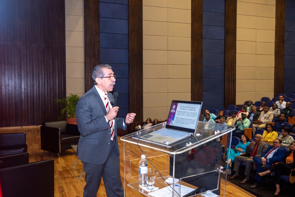 Asjana se reúne con profesores UASD-San Juan y anuncia respaldo a aumento&nbsp;salarial