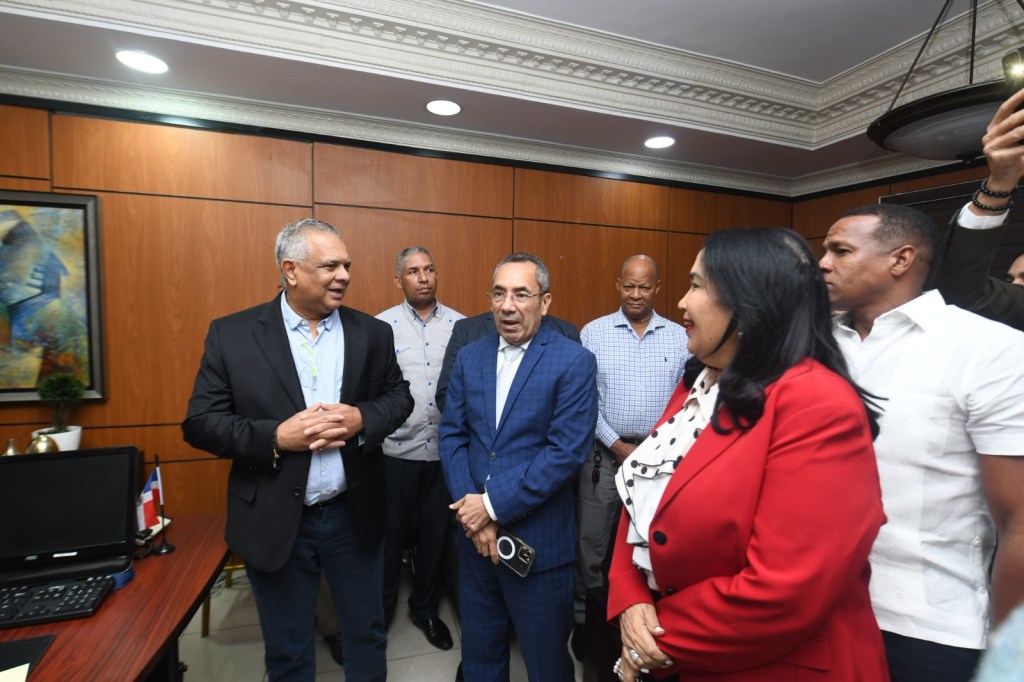 Juramentan al nuevo administrador general del Instituto de&nbsp;Auxilios