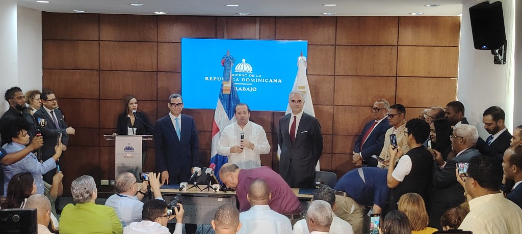 Eddy Olivares toma posesión como Ministro de&nbsp;Trabajo