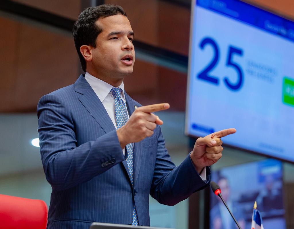 Omar Fernández plantea se vete de por vida en cargos públicos a implicados en tráfico de&nbsp;migrantes