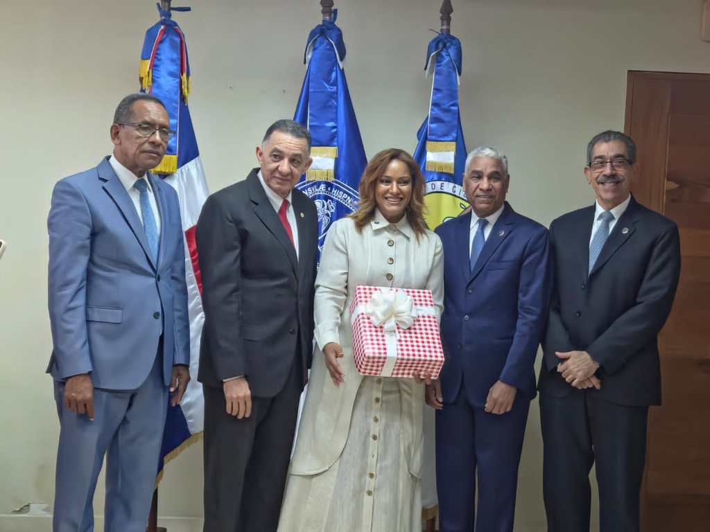 Asjana David resalta trayectoria en sector salud de la dominicana Cristina&nbsp;Contreras