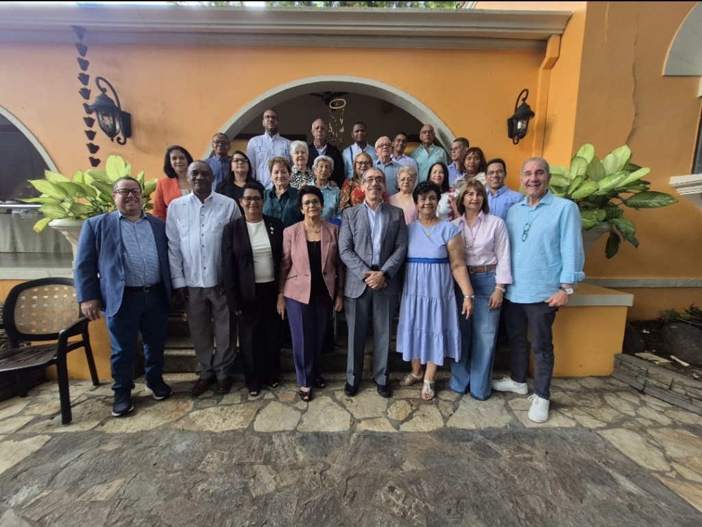 Asjana David recibe respaldo del movimiento profesoral VIA