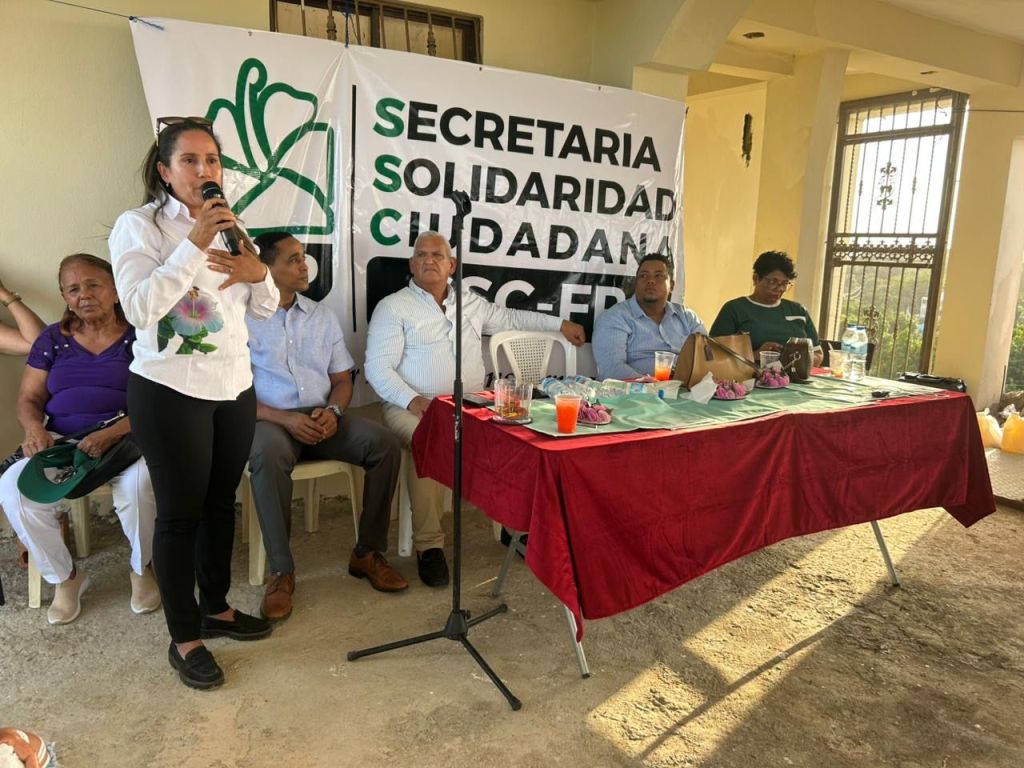 Secretaría de Solidaridad Ciudadana de la Fuerza del Pueblo rinde homenaje a madres con emotiva&nbsp;celebración