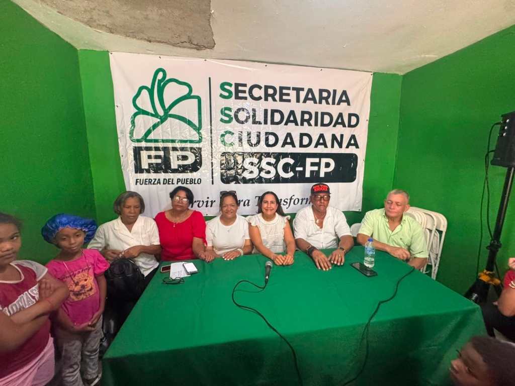 Secretaría de Solidaridad Ciudadana de la Fuerza del Pueblo entrega útiles escolares en el sector Simón&nbsp;Bolívar